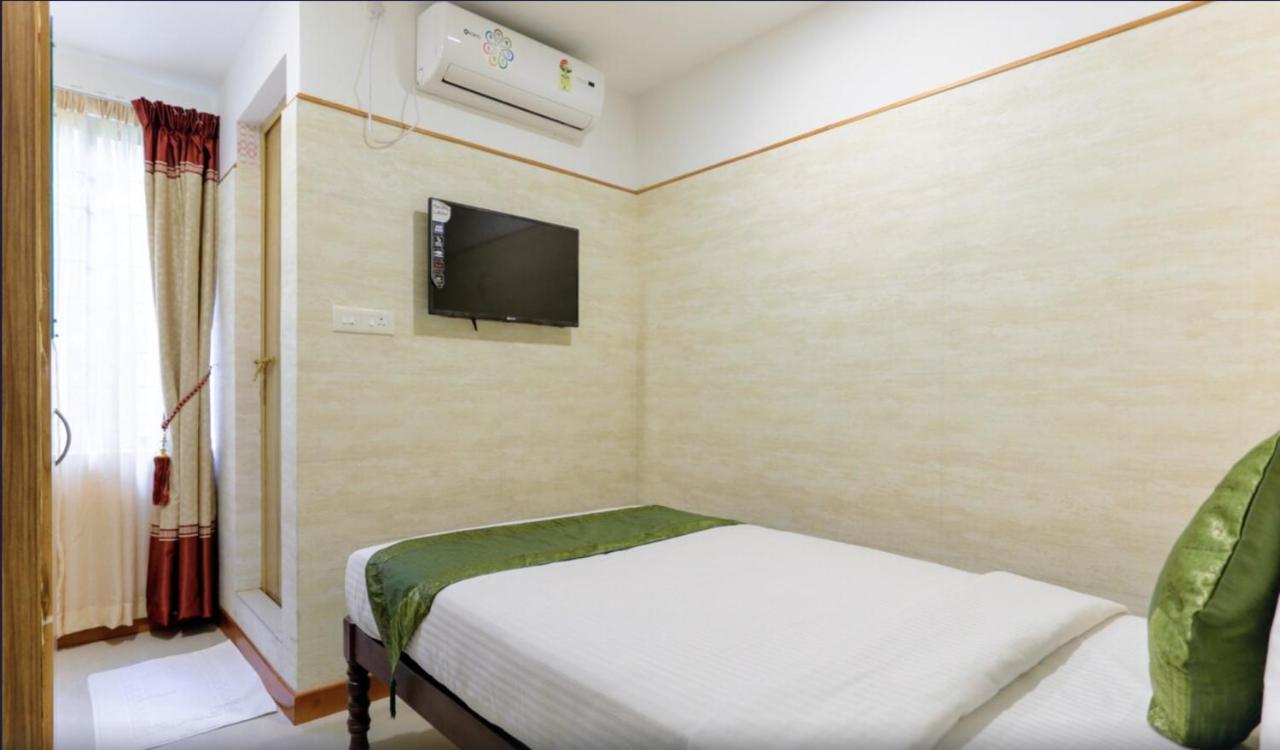 Heaven Gardens Hotel Kochi Ngoại thất bức ảnh