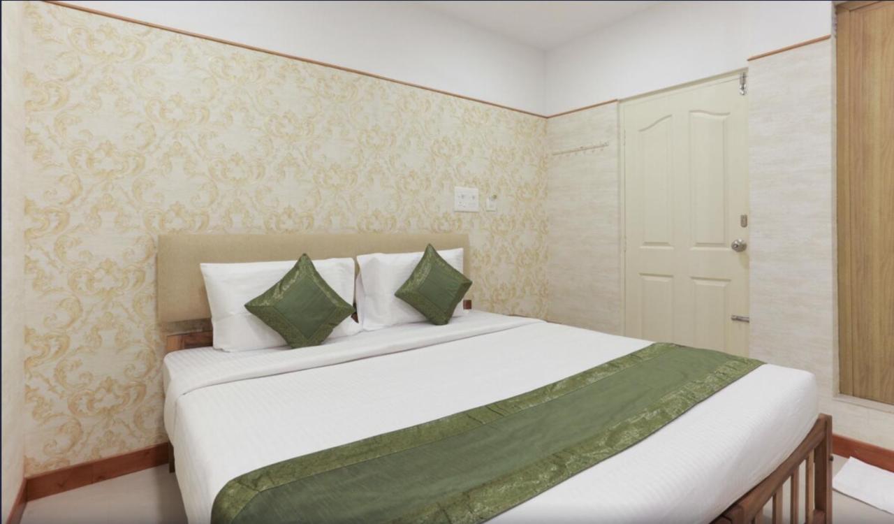 Heaven Gardens Hotel Kochi Ngoại thất bức ảnh