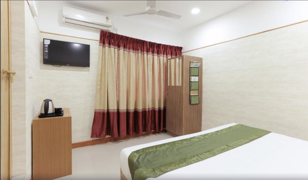 Heaven Gardens Hotel Kochi Ngoại thất bức ảnh